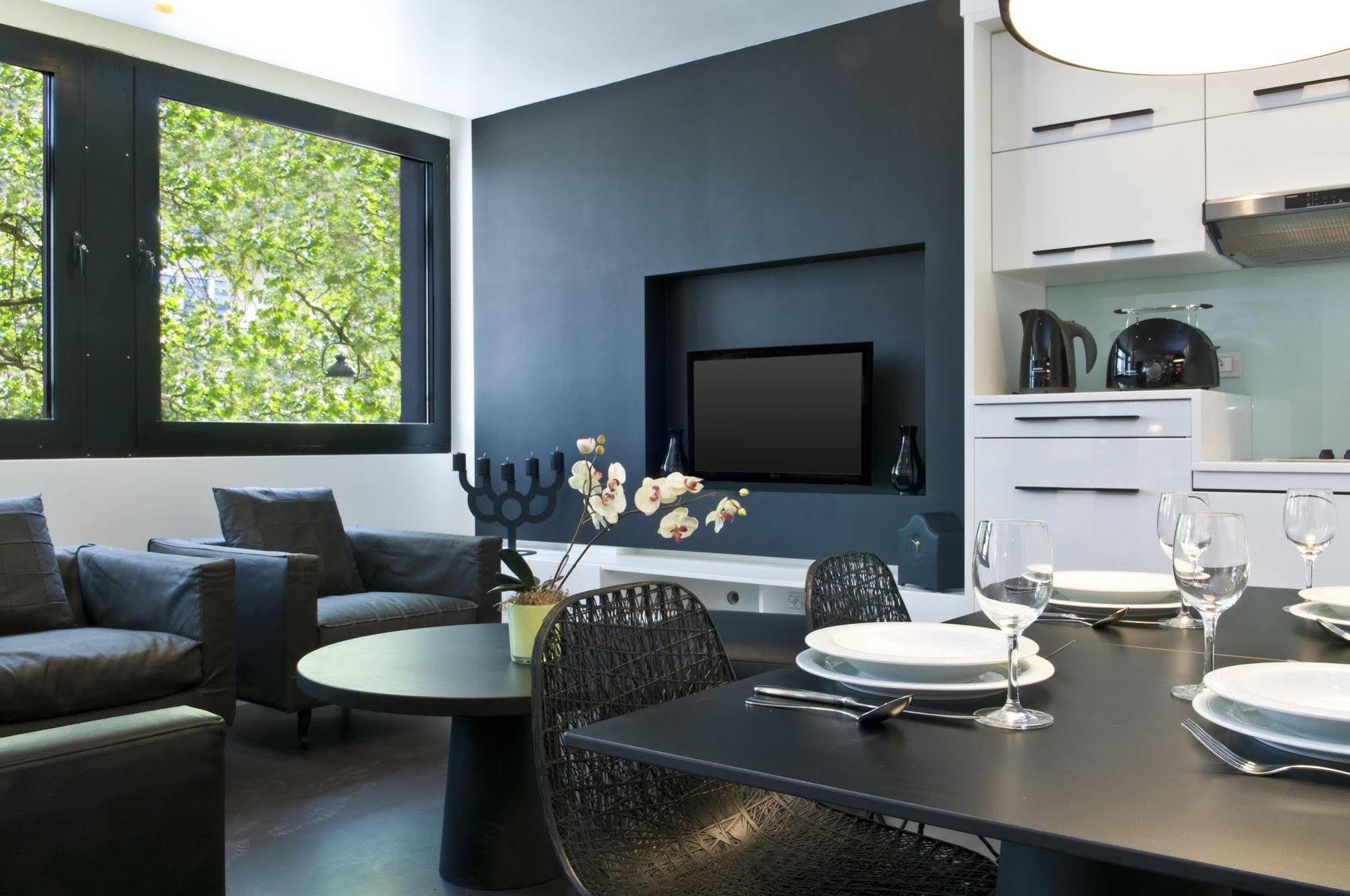 B-Aparthotel Regent Brussels Phòng bức ảnh